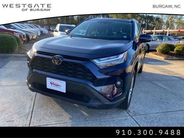 2022 Toyota RAV4 XLE Premium photo 4