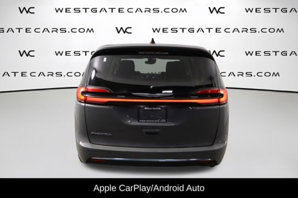 Used 2023 Chrysler Pacifica Touring L