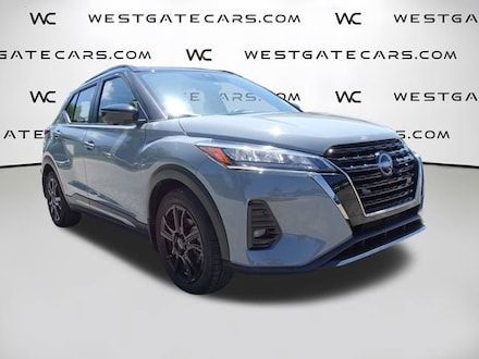 2022 Nissan Kicks SR