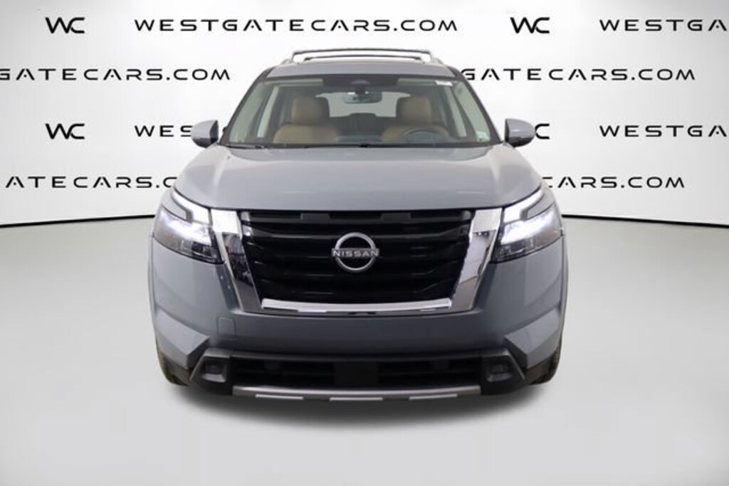 Used 2025 Nissan Pathfinder Platinum