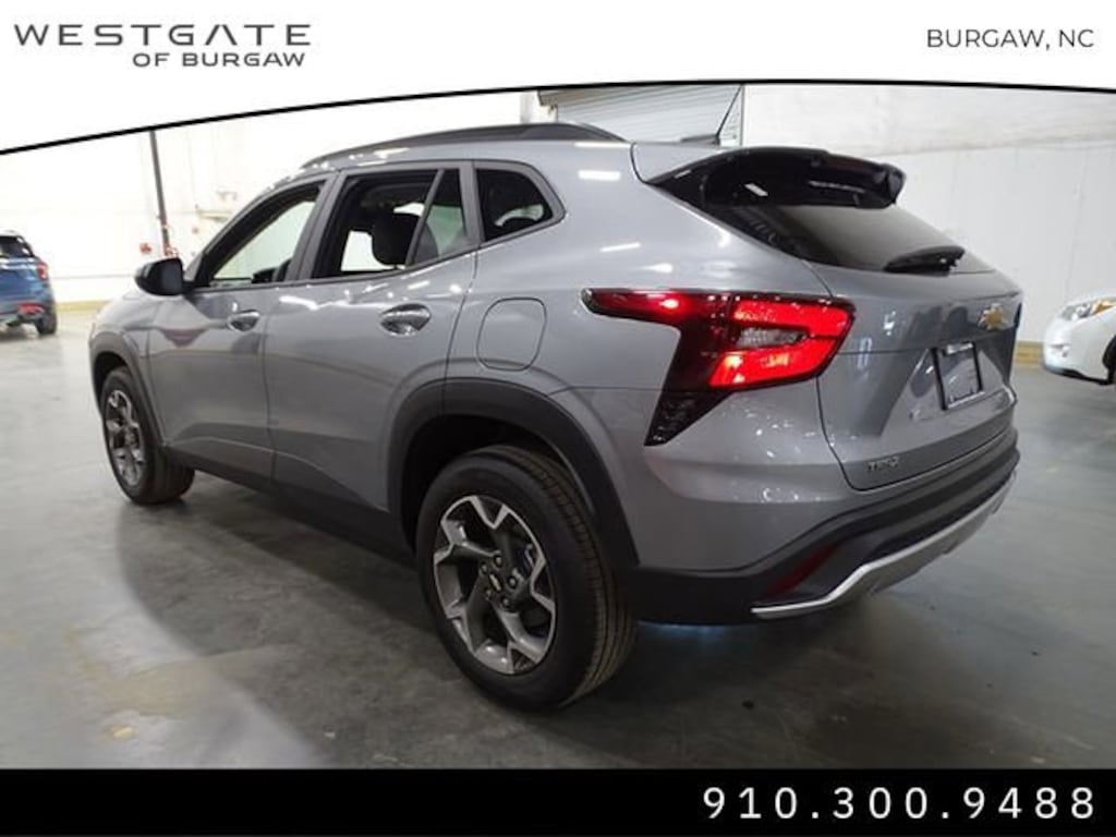 Used 2024 Chevrolet Trax LT SUV