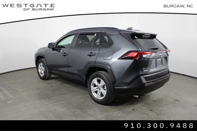 2020 Toyota RAV4 XLE photo 2