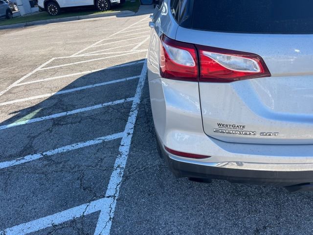 2020 Chevrolet Equinox LT photo 3