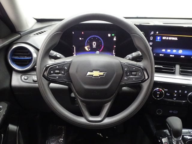 2024 Chevrolet Trax LT - Photo 22