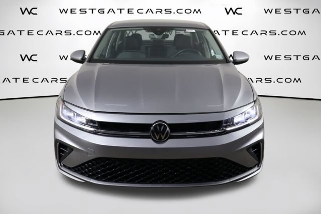 Used 2025 Volkswagen Jetta SE