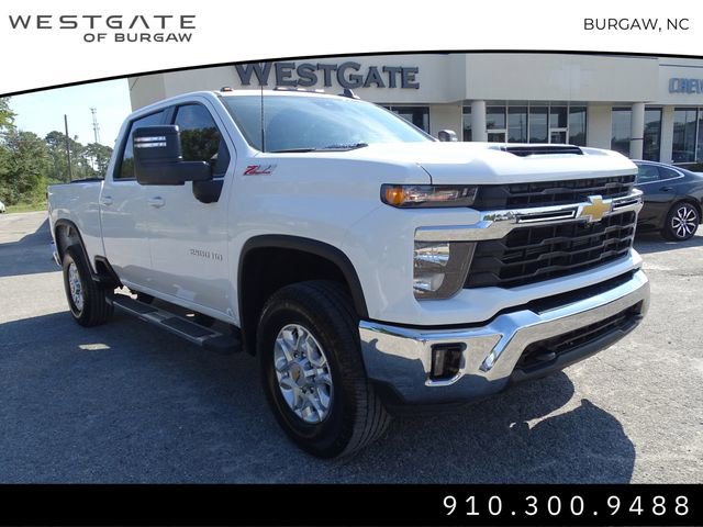 2024 Chevrolet Silverado 2500HD LT photo 2