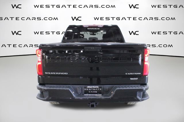 2021 Chevrolet Silverado 1500 Custom photo 2