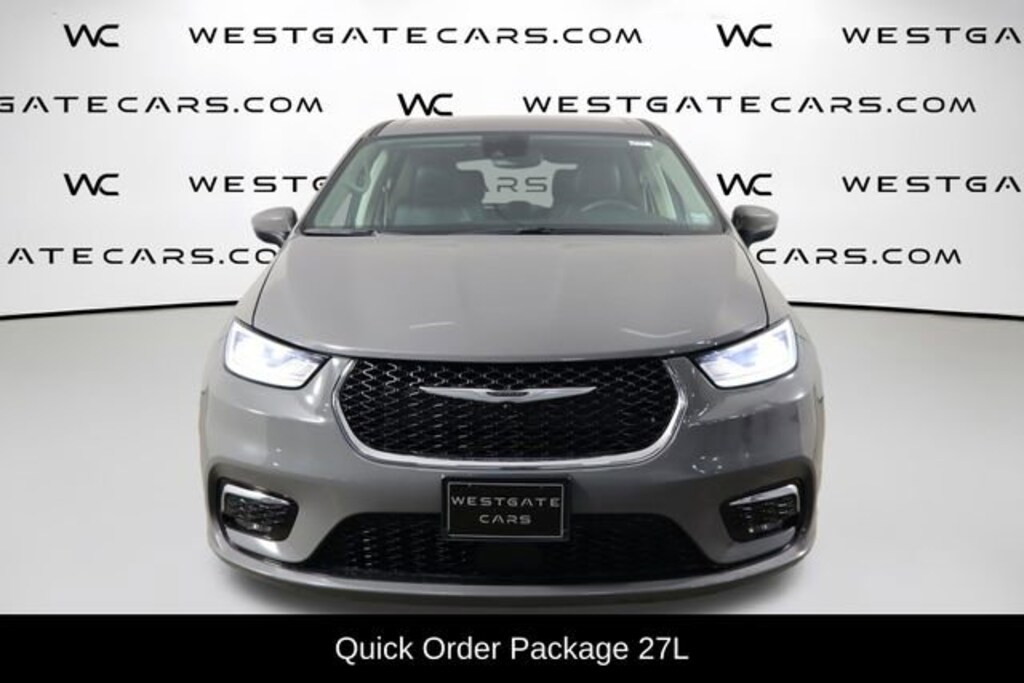 Used 2023 Chrysler Pacifica Touring L