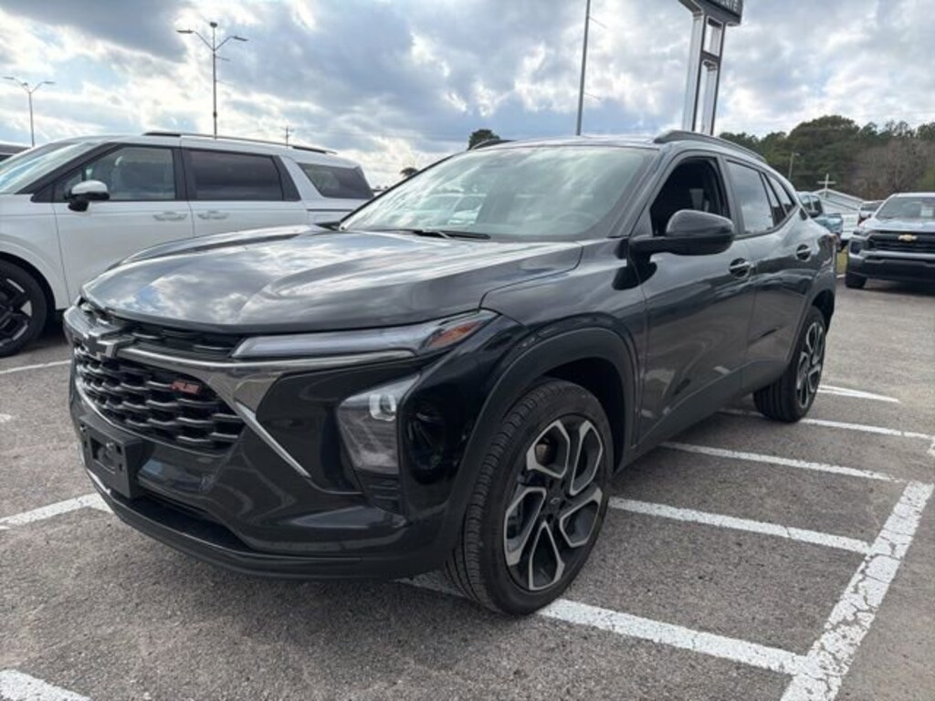 Used 2025 Chevrolet Trax 2RS SUV