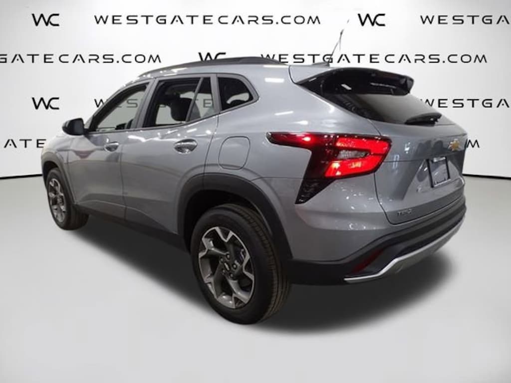 Used 2024 Chevrolet Trax LT SUV