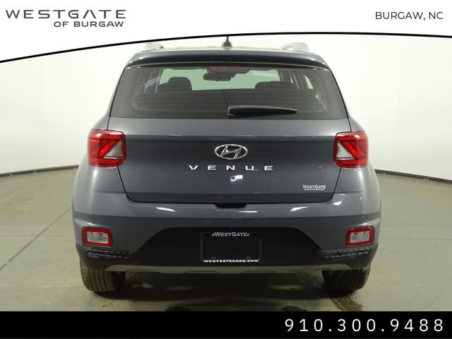 2024 Hyundai Venue SEL photo 4