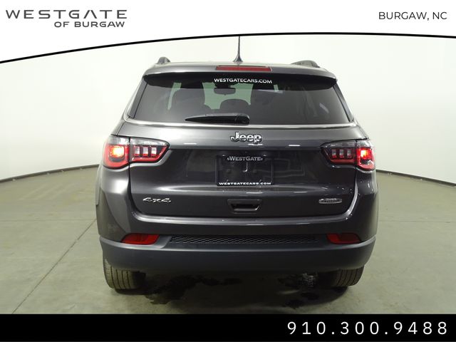 2022 Jeep Compass Latitude photo 2
