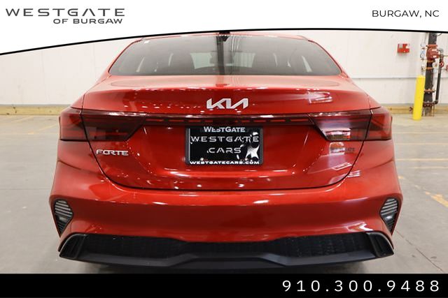 2022 Kia Forte LXS photo 3
