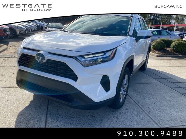 2022 Toyota RAV4 Hybrid XLE photo 4