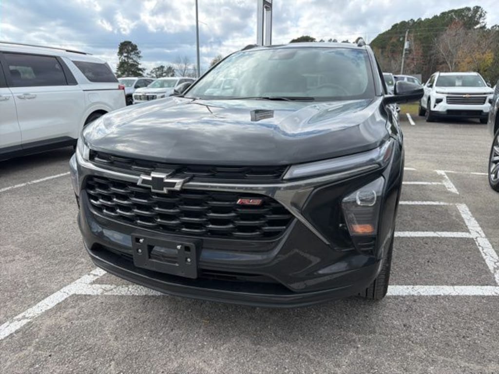 Used 2025 Chevrolet Trax 2RS SUV