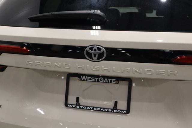 2024 Toyota Grand Highlander Limited - Photo 47