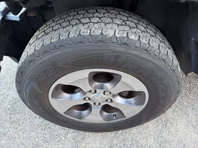 2016 Jeep Wrangler Unlimited Sahara photo 3