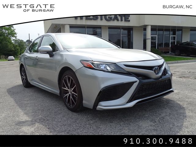 Used 2022 Toyota Camry SE with VIN 4T1G11AKXNU056881 for sale in Burgaw, NC