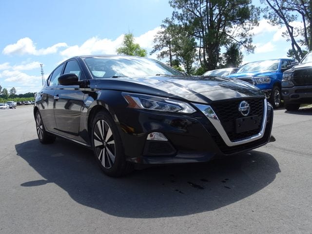 Used 2022 Nissan Altima SV with VIN 1N4BL4DV6NN312689 for sale in Burgaw, NC