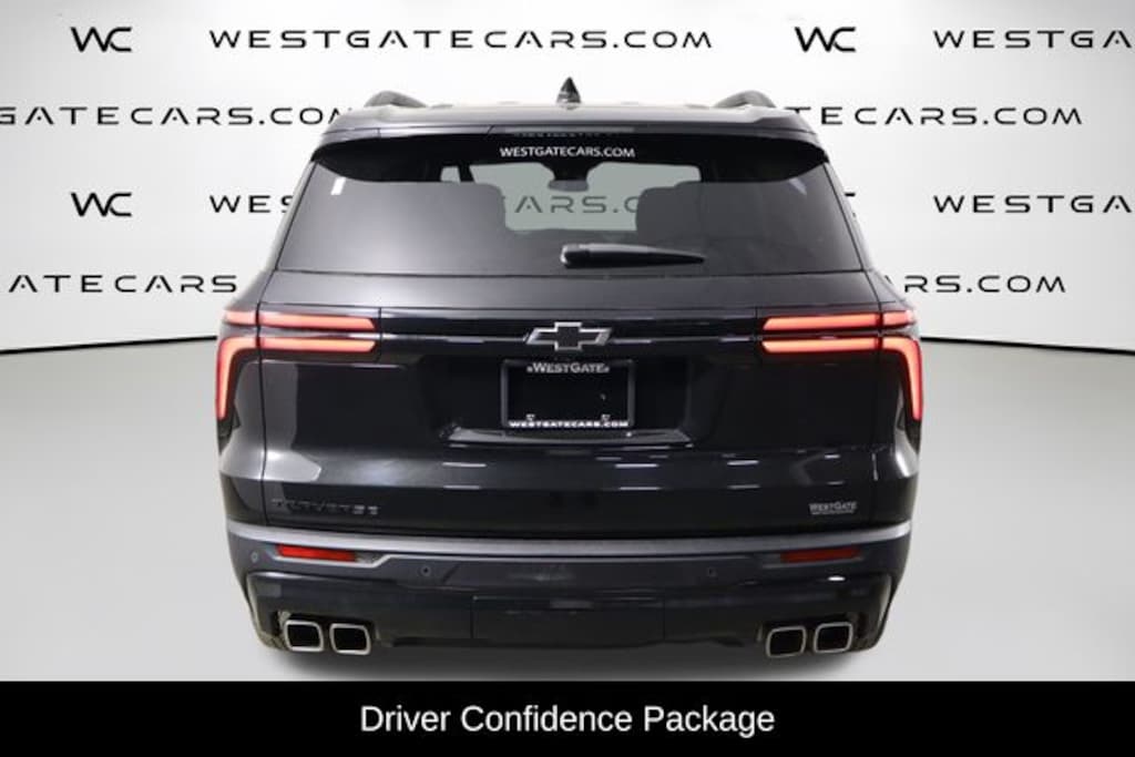 Used 2025 Chevrolet Traverse LT SUV