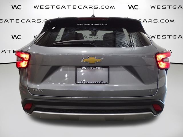 2024 Chevrolet Trax LT photo 4