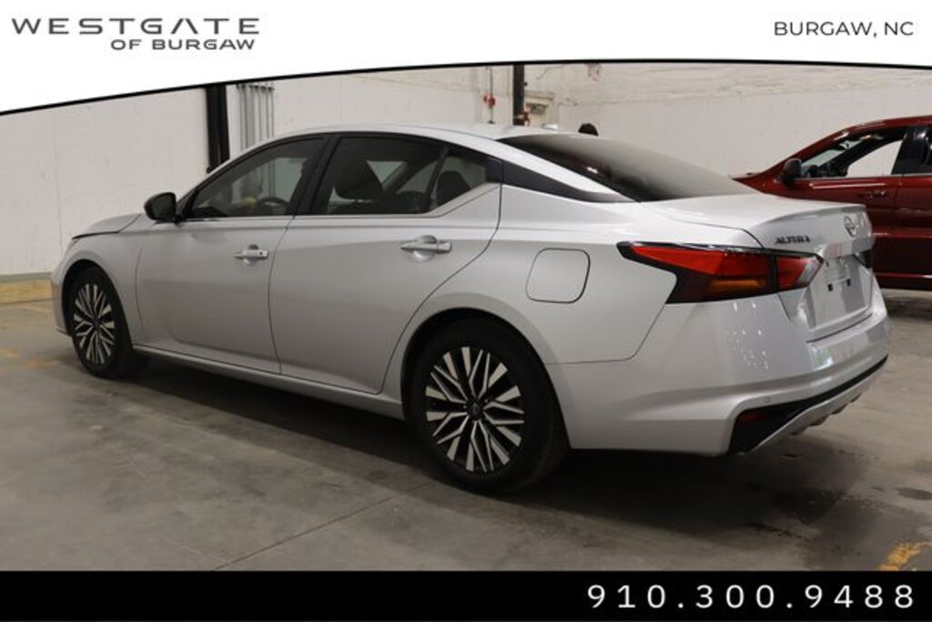 Used 2024 Nissan Altima 2.5 SV Sedan