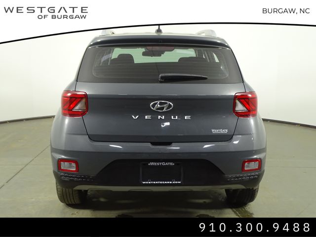 2024 Hyundai Venue SEL photo 4