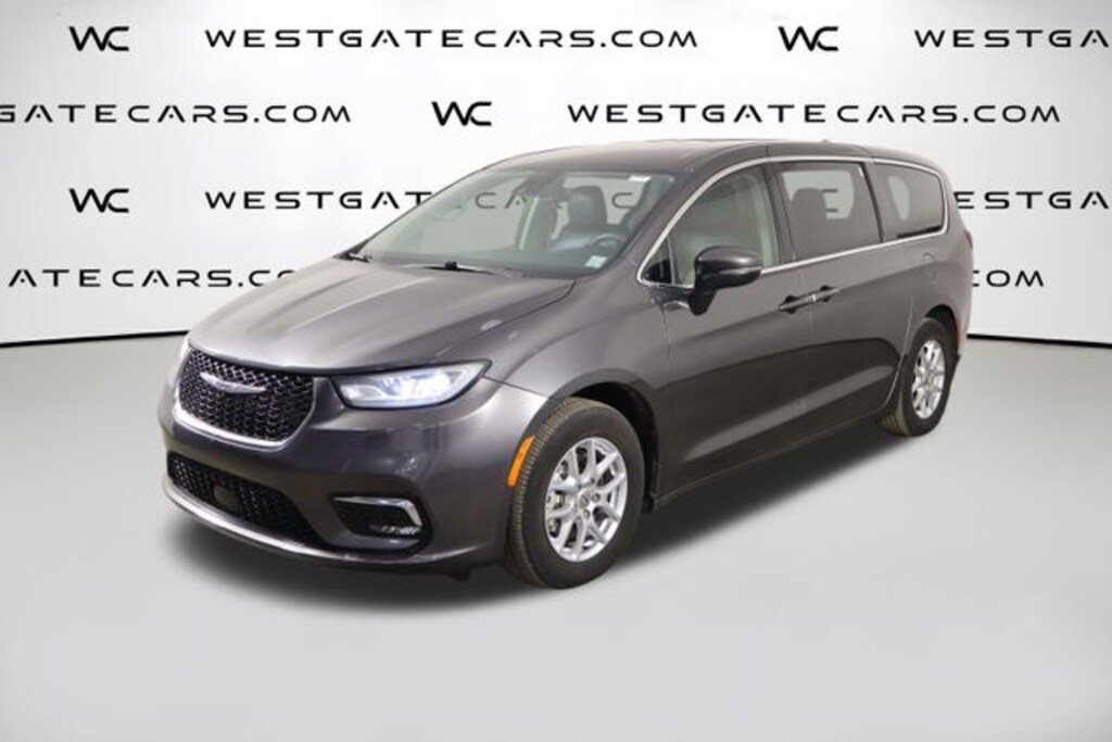 Used 2023 Chrysler Pacifica Touring L Van Passenger Van