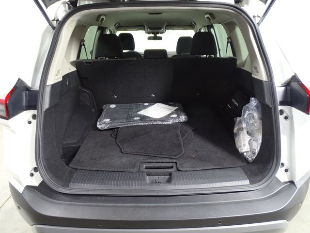 2023 Nissan Rogue SV - Photo 13