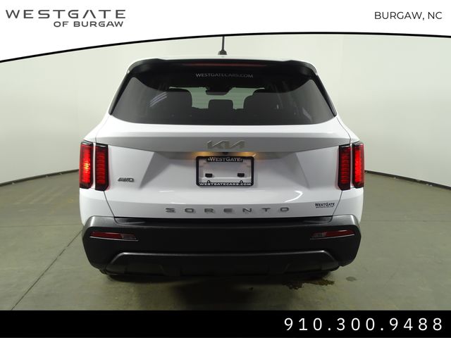 2022 Kia Sorento LX photo 4