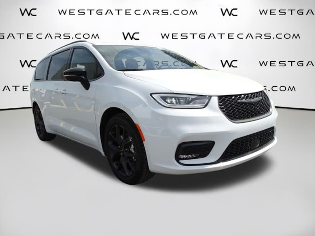 New 2024 Chrysler Pacifica LIMITED Passenger Van