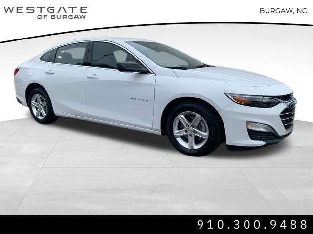 2022 Chevrolet Malibu 1LS's photo
