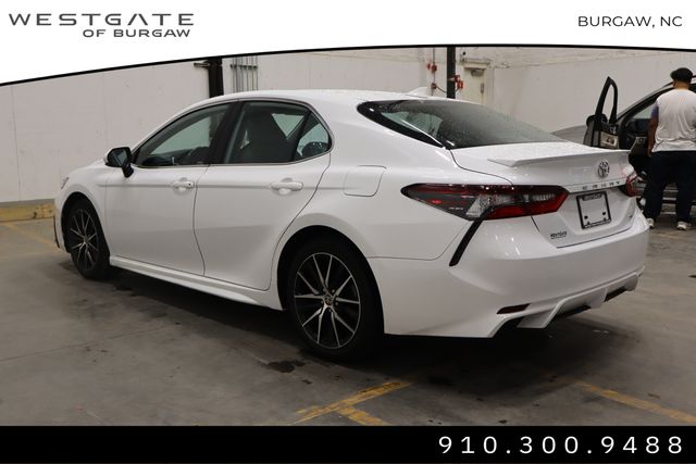 2023 Toyota Camry SE photo 3