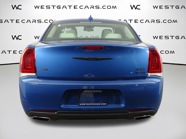 2022 Chrysler 300 Touring photo 4