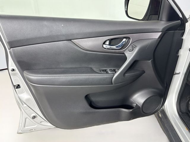 2016 Nissan Rogue S - Photo 16