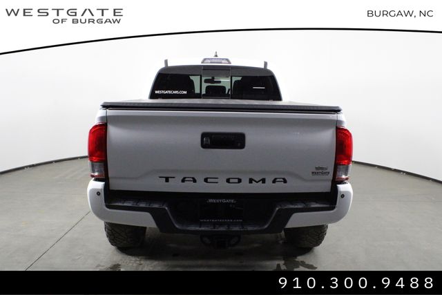 2017 Toyota Tacoma TRD Sport V6 photo 4
