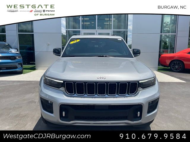 2024 Jeep Grand Cherokee Overland photo 3