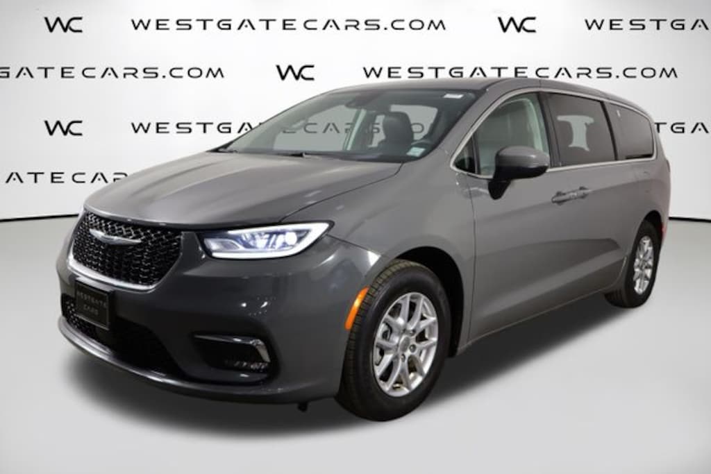 Used 2023 Chrysler Pacifica Touring L Van Passenger Van