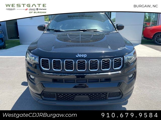 2024 Jeep Compass Latitude Lux photo 3