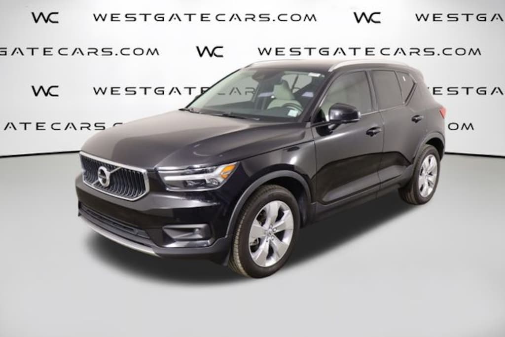 Used 2022 Volvo XC40 T5 AWD Momentum SUV