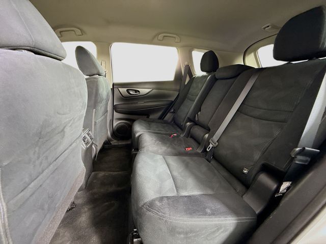 2016 Nissan Rogue S - Photo 11