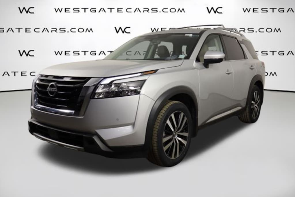 Used 2024 Nissan Pathfinder Platinum SUV