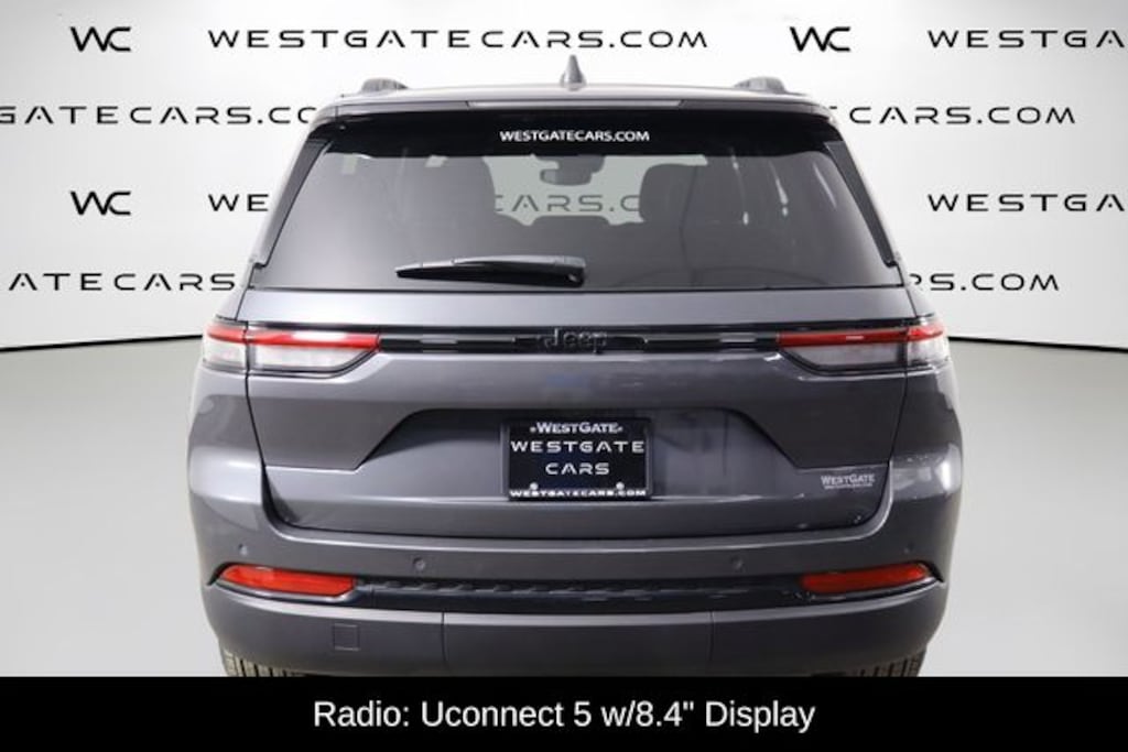 Used 2024 Jeep Grand Cherokee Laredo SUV