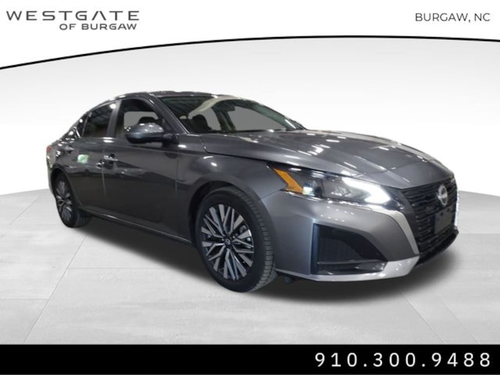 Used 2023 Nissan Altima 2.5 SV Sedan