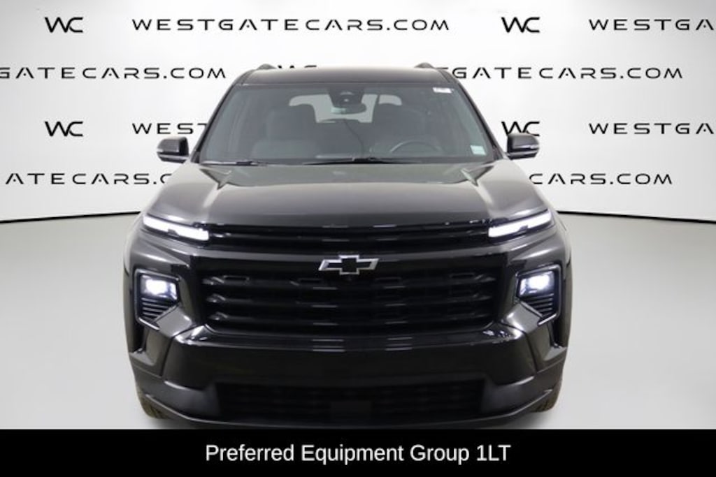 Used 2025 Chevrolet Traverse LT SUV