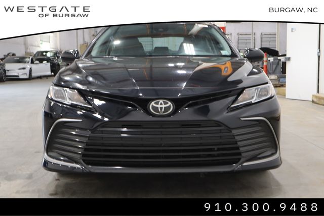 2022 Toyota Camry LE photo 2