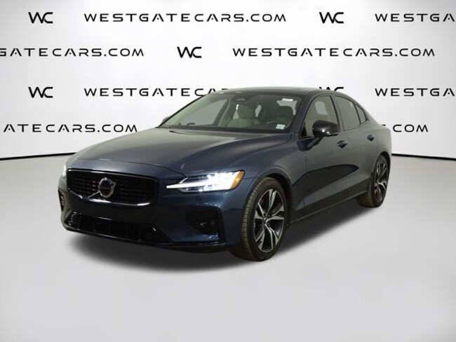 2023 Volvo S60 B5 FWD Plus Dark Sedan