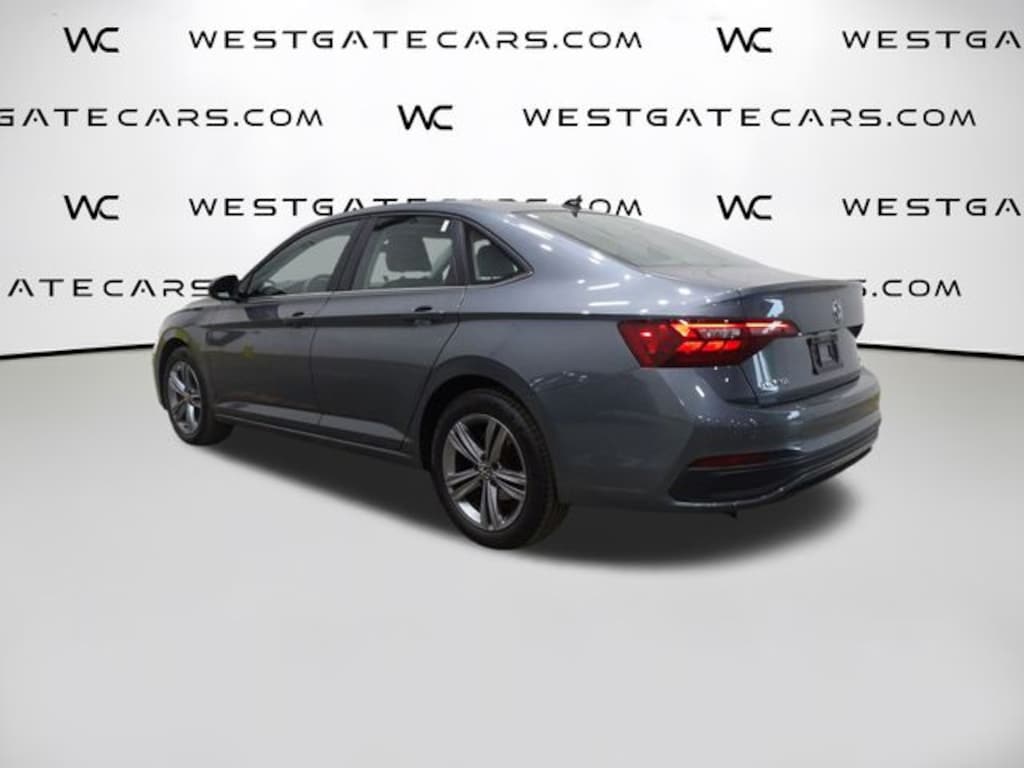 Used 2024 Volkswagen Jetta 1.5T SE Sedan