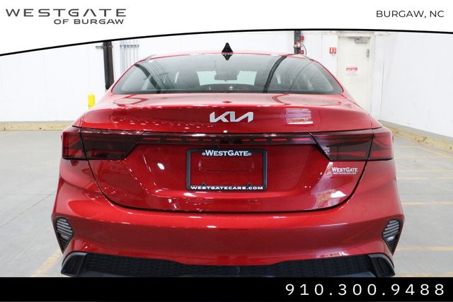 2024 Kia Forte LXS photo 4