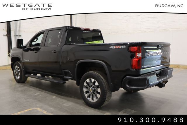 2022 Chevrolet Silverado 2500HD Custom photo 3